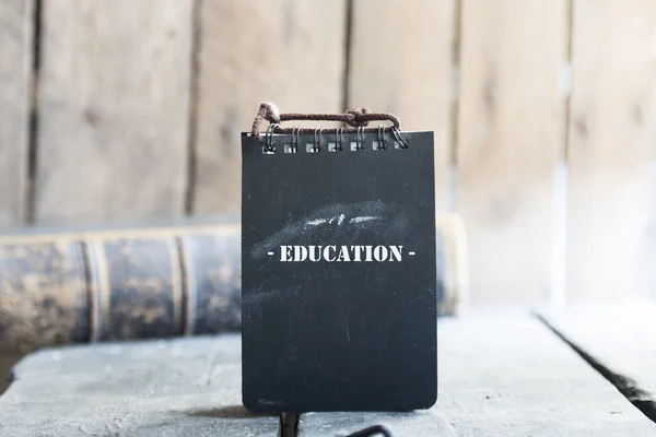 Idea de la educación, texto y libro viejo vintage . — Foto de Stock