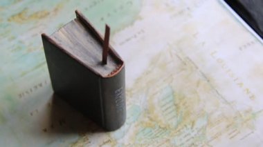 Keşfetmek veya fikir yolculuk. Harita - Kuzey Amerika tarafından Claude Bernou 1681