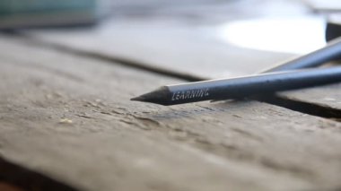 Metin ve kalem öğrenme.