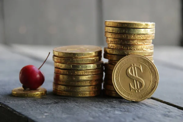 Handelsdiagram Met Gouden Munten Geld — Stockfoto