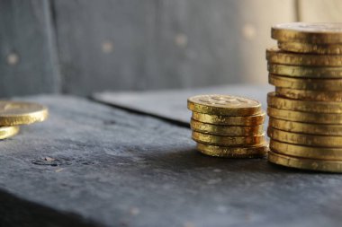 İş başarısı. Altın paralarla mali altınlar.