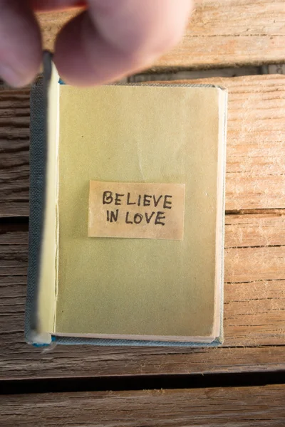 Glauben an das Konzept der Liebe. — Stockfoto