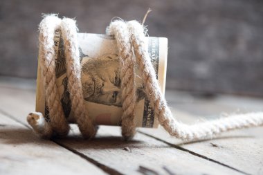 Elli dolar faturaları ve ip