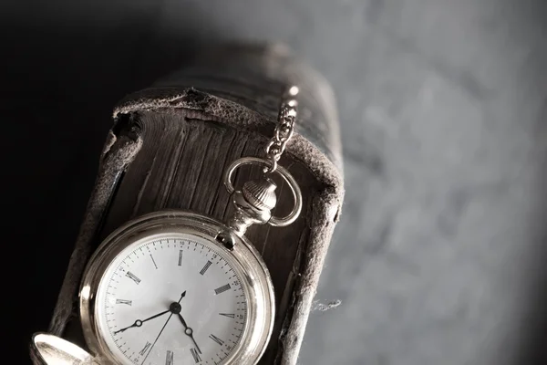 Vintage pocket watch old book — Stock Photo, Image