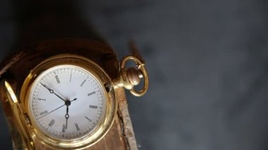 Vintage altın cep saati