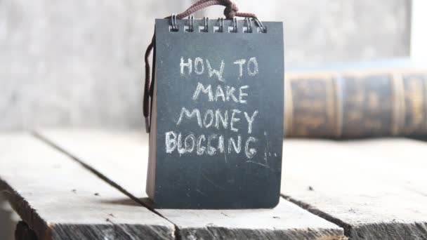 Cómo hacer blogging de dinero — Vídeos de Stock