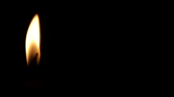 Brennende Kerze Dunkeln Mit Platz Für Ihren Text — Stockvideo