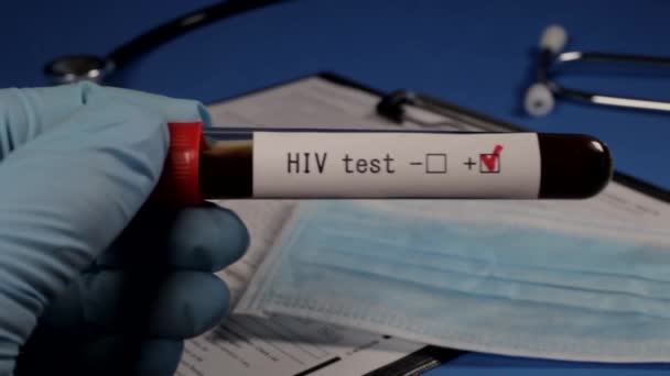 Vacuüm Reageerbuis Met Bloed Hand Van Dokter Bloedtest Hepatitis — Stockvideo