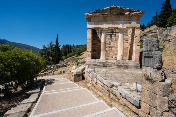 Le trésor des Athéniens dans le site archéologique de Delphes à Fokida, Grèce — Photo