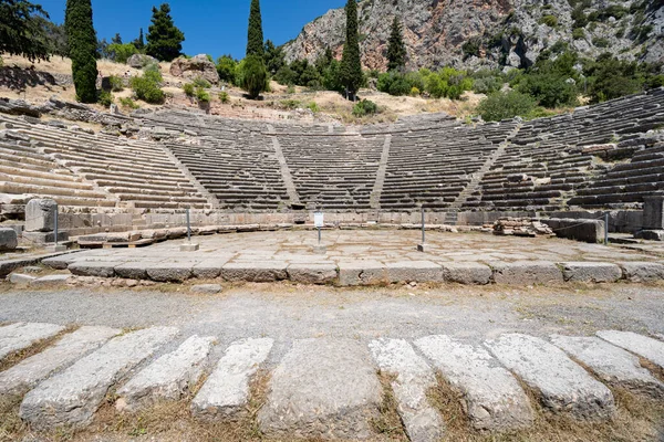 Le théâtre grec antique de Delphes dans le site archéologique de Delphes, Fokida, Grèce — Photo