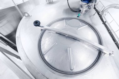 Süt ürünleri fabrikası, süt fabrikası endüstrisi. Paslanmaz çelik depolama ve işleme tankları