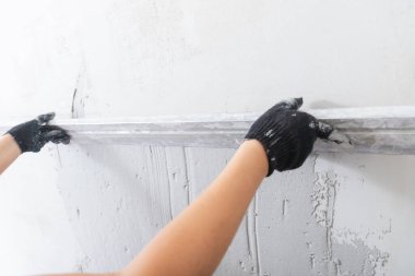 Beton duvarlar, inşaat seviyeleri gri yüzey