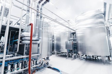 Süt ürünleri fabrikası, süt fabrikası endüstrisi. Paslanmaz çelik depolama ve işleme tankları