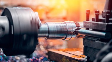 Banner Endüstri Makinesi Ütü aletleri. CNC 'nin metali kesmesi operasyondur