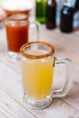 Meksika 'da Meksika kokteyl birası Meksika parti terasında.