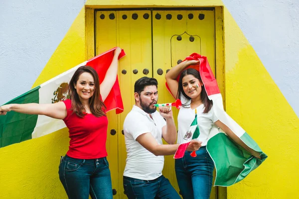 Young Mexican People Flags Celebrating Cinco Mayo Mexico City — Stock Photo, Image