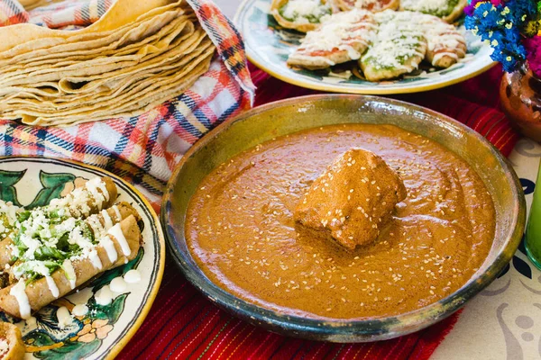 Pipian Rojo Con Carne Sésamo Comida Tradicional Mexicana Ciudad México —  Fotos de Stock