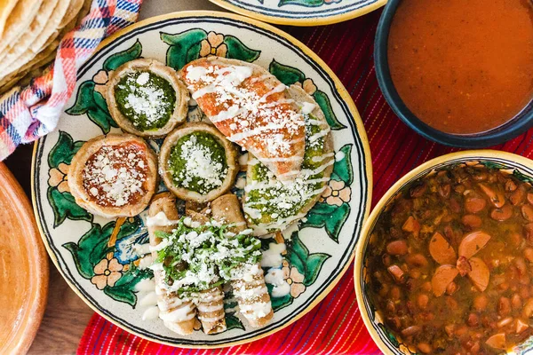 Chicharron Salsa Verde Pork Rind Green Sauce Clay Pot Traditional — Stock Photo, Image