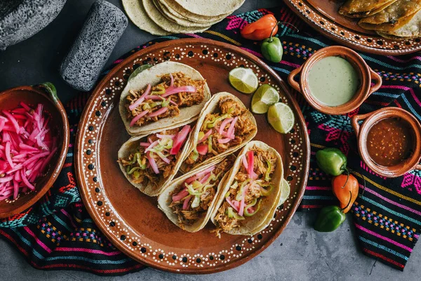 Tacos Pibil Cochinita Mexicana Con Salsa Habanero Comida Tradicional Yucatán —  Fotos de Stock