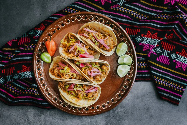 Tacos Mexicanos Planas Composición Laica Con Carnitas Cerdo Cochinita Pibil —  Fotos de Stock