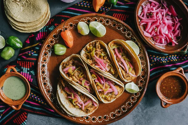 Tacos Mexicanos Planas Composición Laica Con Carnitas Cerdo Cochinita Pibil —  Fotos de Stock