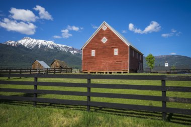 Red barn in Oregon clipart