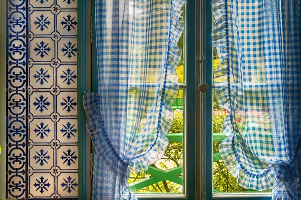 Blue curtains in Monet's house in Giverny, France — Stock Photo, Image