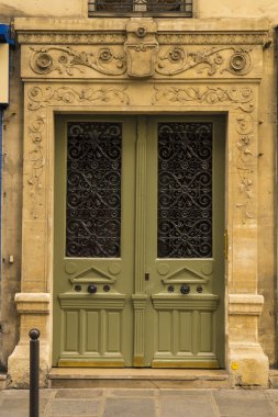 Antika ahşap kapı Paris, Fransa