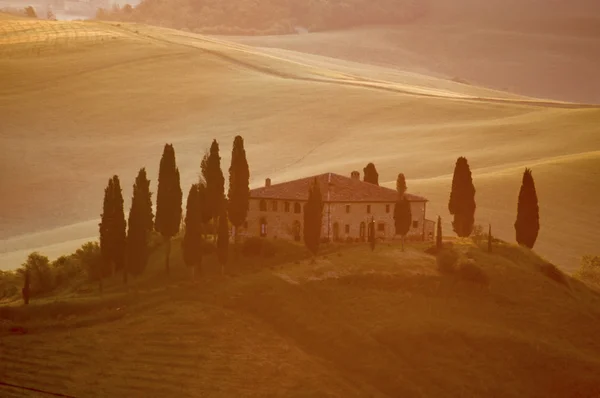 Luce mattutina su una villa italiana — Foto Stock