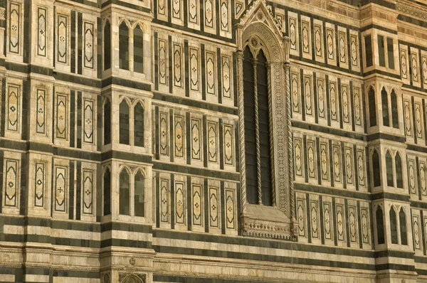 El Duomo por la noche, catedral principal de Florencia Italia . — Foto de Stock