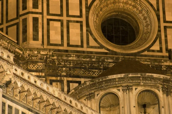 De duomo in florence Italië-nacht, belangrijkste kathedraal. — Stockfoto