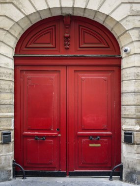 Vintage kırmızı kapı Paris, Fransa