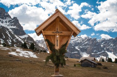 Kuzey İtalya'daki Dolomit dağlarda dini Tapınak
