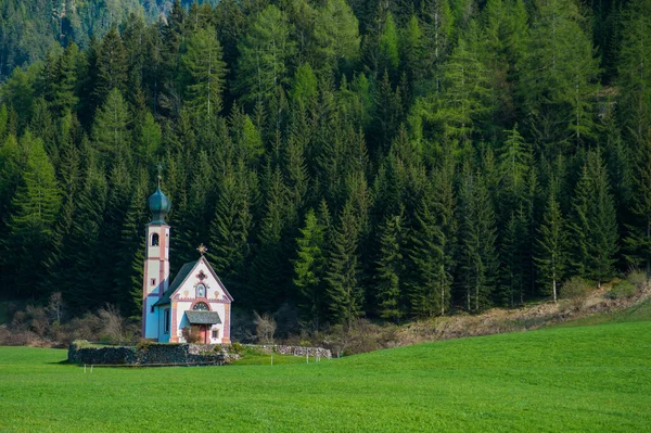 Santa Maddalena kerk in Noord-Italië — Stockfoto