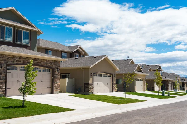 Row of contemporary new houses — Stock Photo, Image