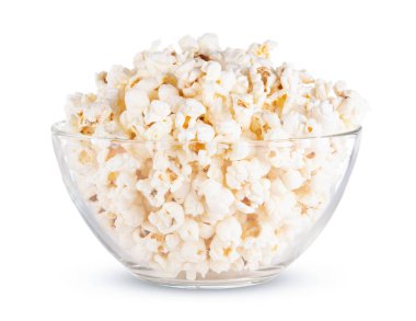 Beyaz arka planda izole edilmiş saydam cam patlamış mısır kasesi.