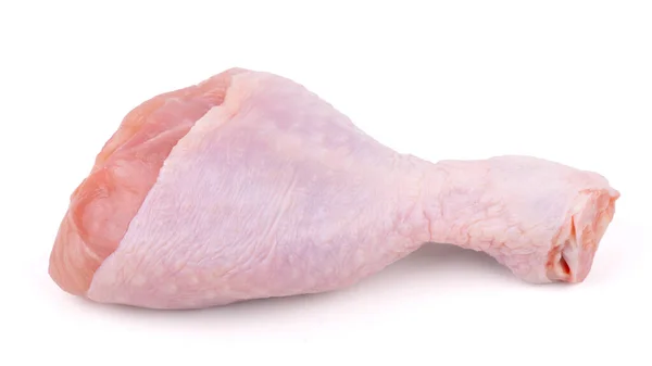 Dos muslos de pollo crudos aislados sobre fondo blanco —  Fotos de Stock