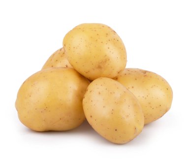 Beyaz arka planda izole edilmiş bir grup patates yakın plan