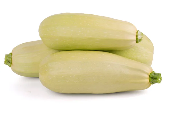 Verdure zucchine verdi isolate su sfondo bianco da vicino — Foto Stock