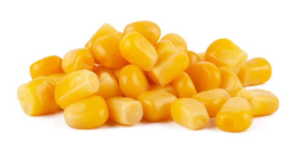 Beyaz arka planda izole edilmiş haşlanmış mısır tohumları yığını