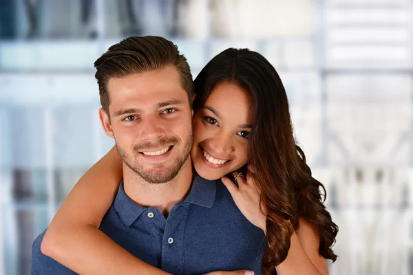 Pareja joven juntos —  Fotos de Stock