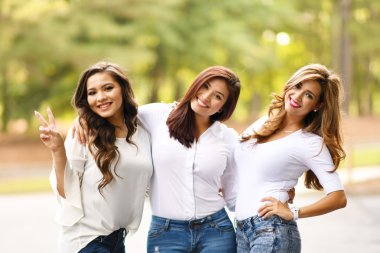 Ailesiyle birlikte anne