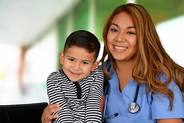 Doctor and a child — Stock Photo, Image