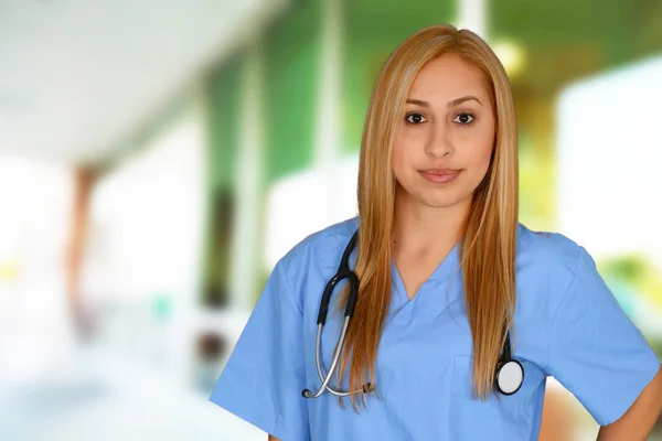 Giovane medico femminile — Foto Stock