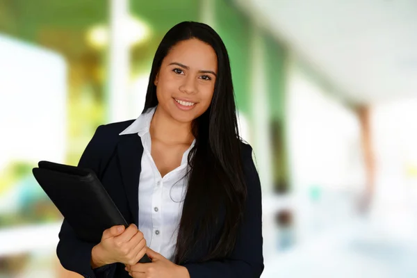 Giovane donna di successo — Foto Stock