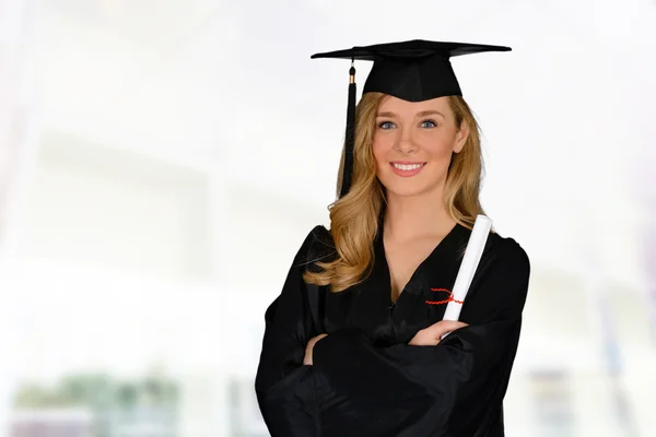 Graduación de jóvenes estudiantes — Foto de Stock