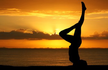 Kumsalda çalışma dışarı kadın