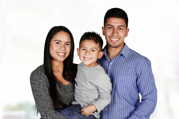 Família hispânica juntos — Fotografia de Stock