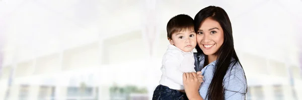 Happy Young Mother — Stock Photo, Image
