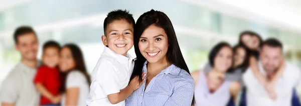 Familias jóvenes felices — Foto de Stock